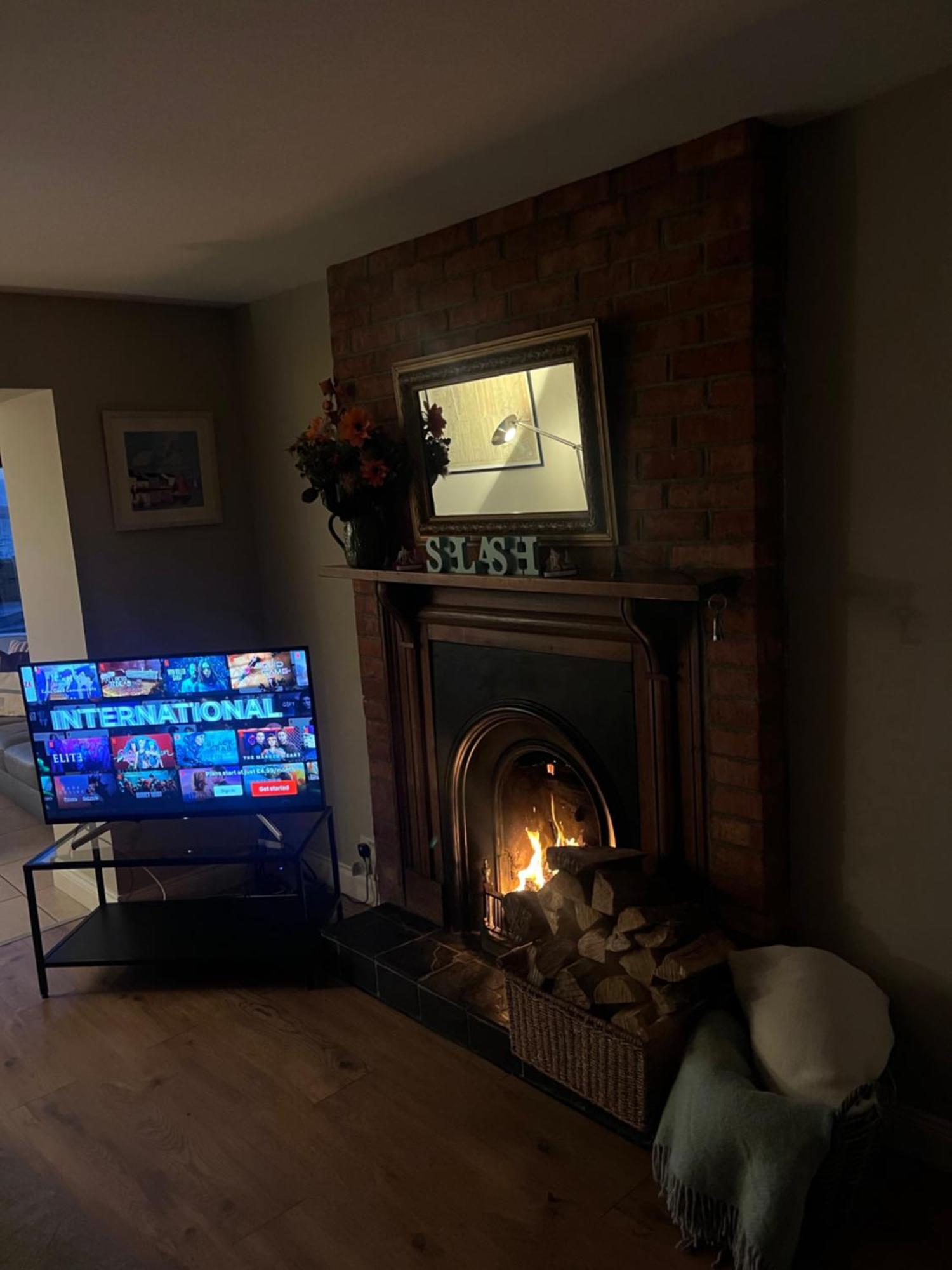 Splash Cottage Beach House With Sea Lapping Garden Bangor  Eksteriør bilde